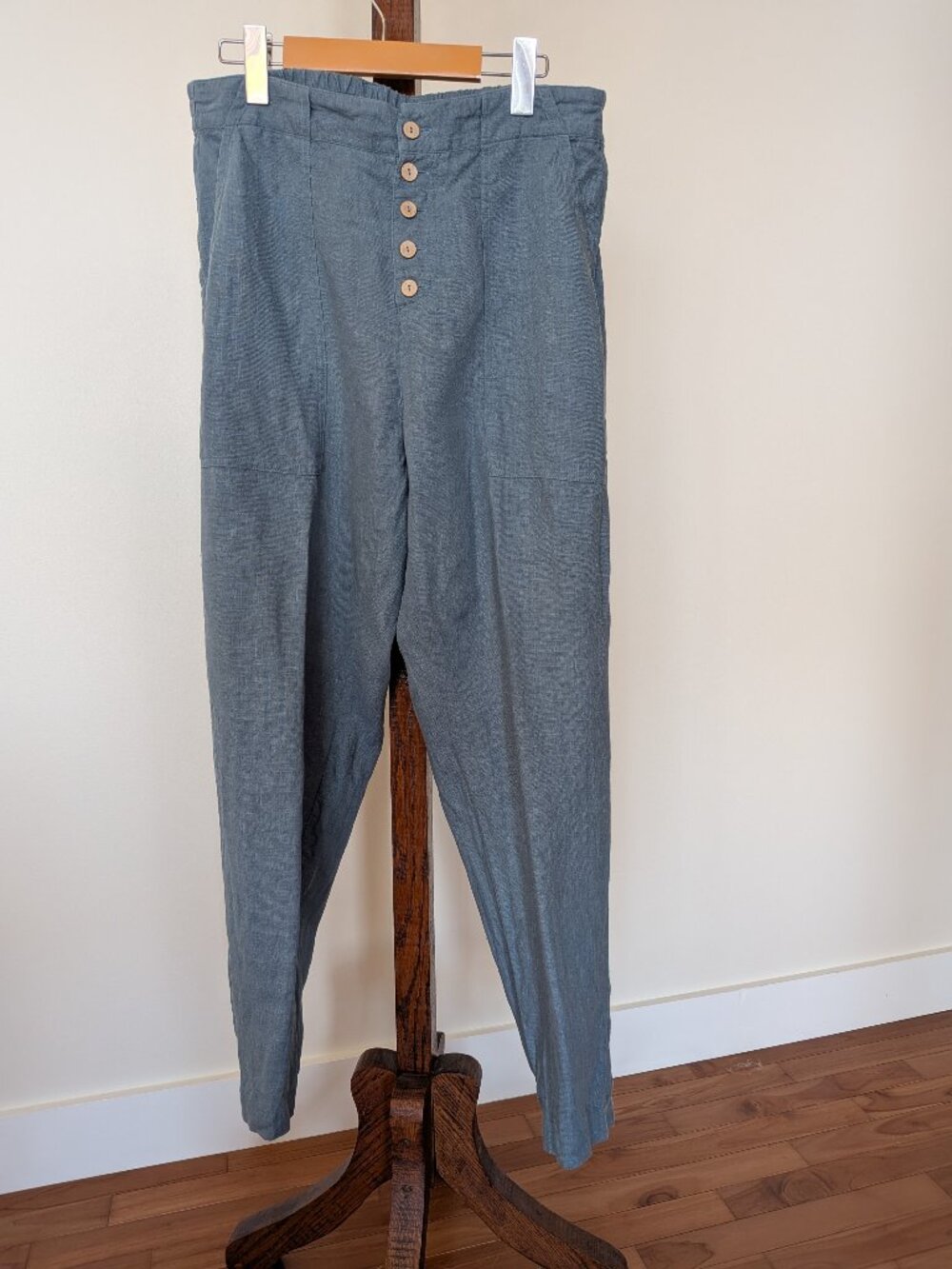 Magic Linen brand Linen pants in blue